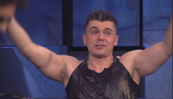 Czy Tomasz Niecik był kiedyś obsrany przez golębia?